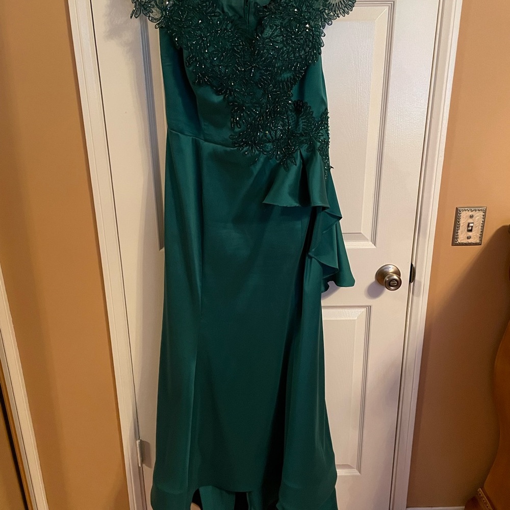 Green dress perfect for wedding sweet sixteen or any event.